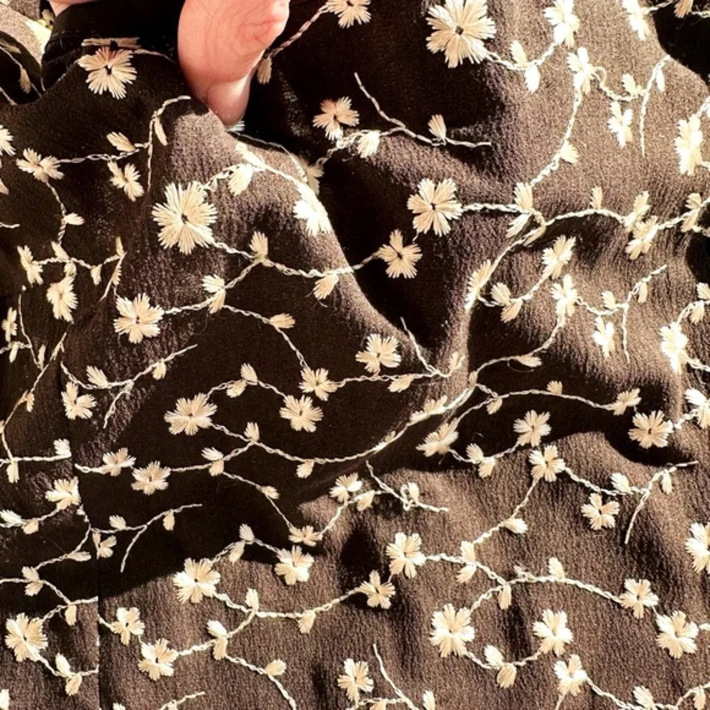 Dolce & Gabbana Brown & White 90s dizzy floral embroidered pencil Midi dress - Picture 8 of 11
